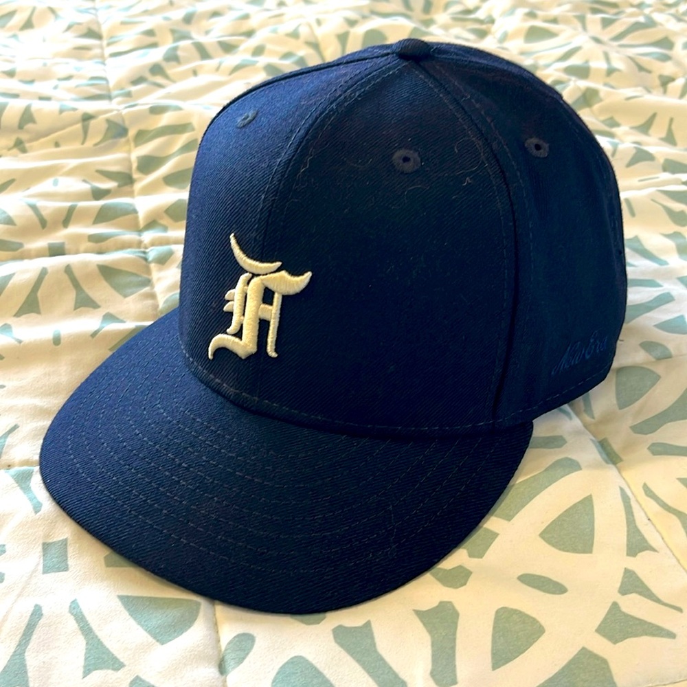 NEW ERA FITTED 7 5/8- ESSENTIALS - FEAR OF GOD